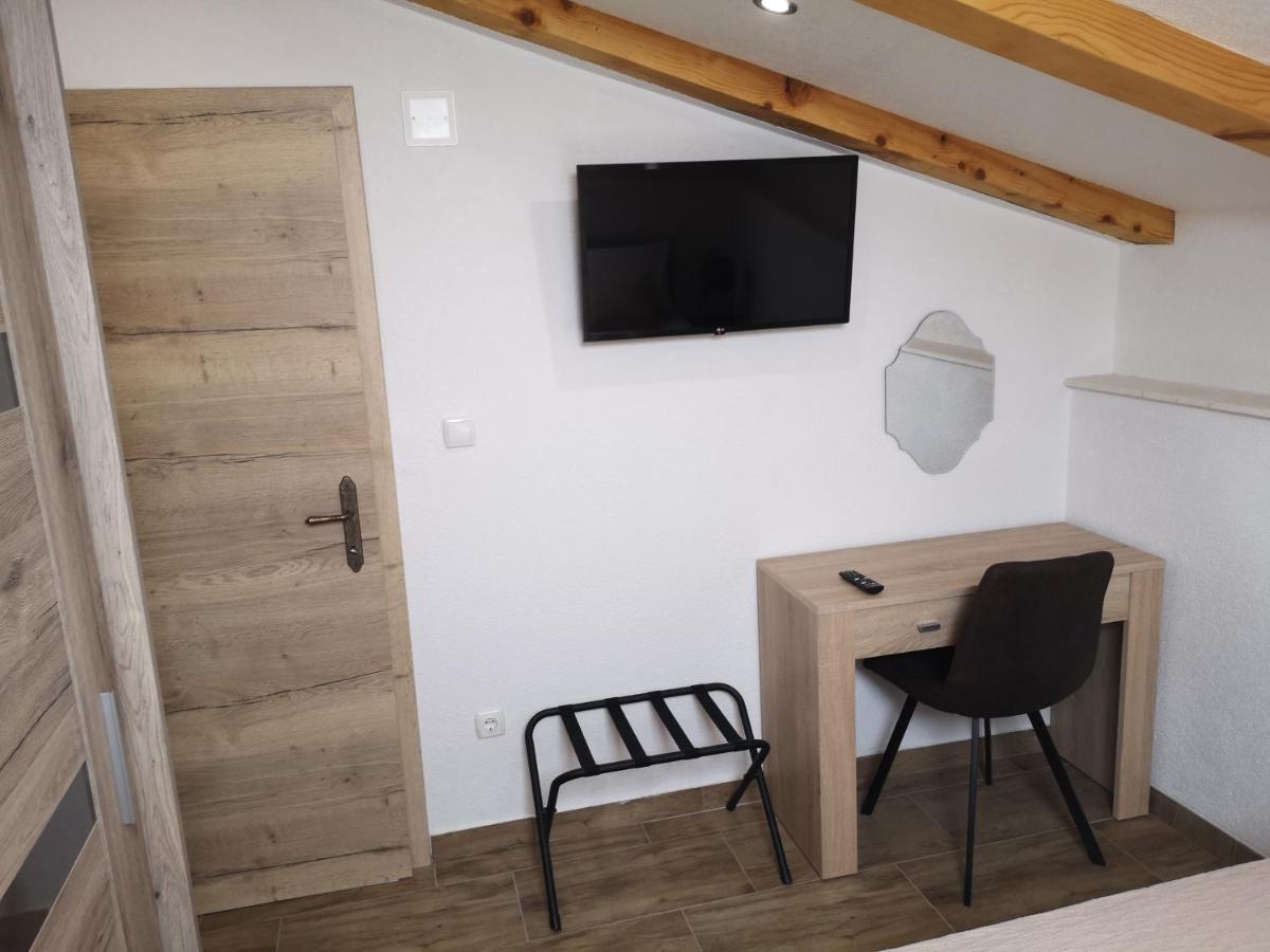 Lux Attic Old Town Rab Apartment Раб Екстериор снимка